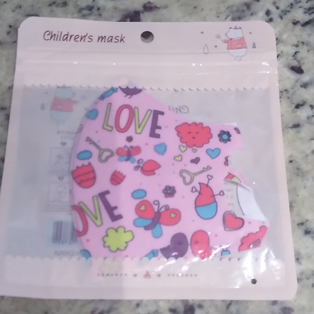 Kids printed face mask.